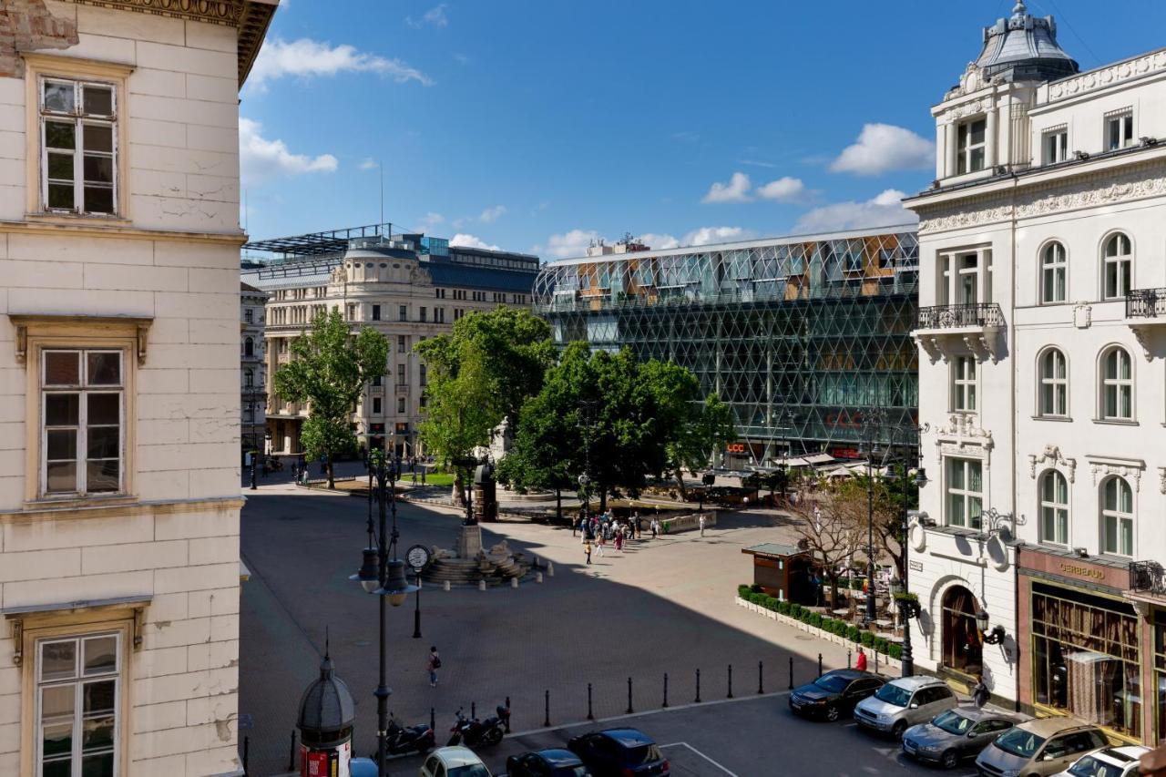 Budapest Central Square 2 Bedrooms Suite - Michaelides Voeroesmarty Square Residences Екстериор снимка