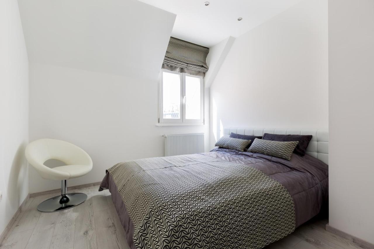 Budapest Central Square 2 Bedrooms Suite - Michaelides Voeroesmarty Square Residences Екстериор снимка